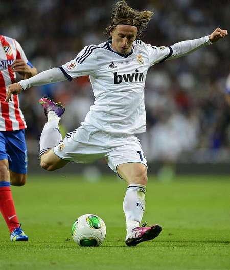 世体：费尔明今日接受检查，以便确认是否能出战周末的联赛